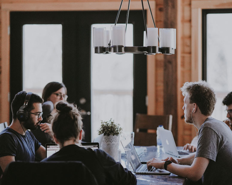 About AG-Commerz